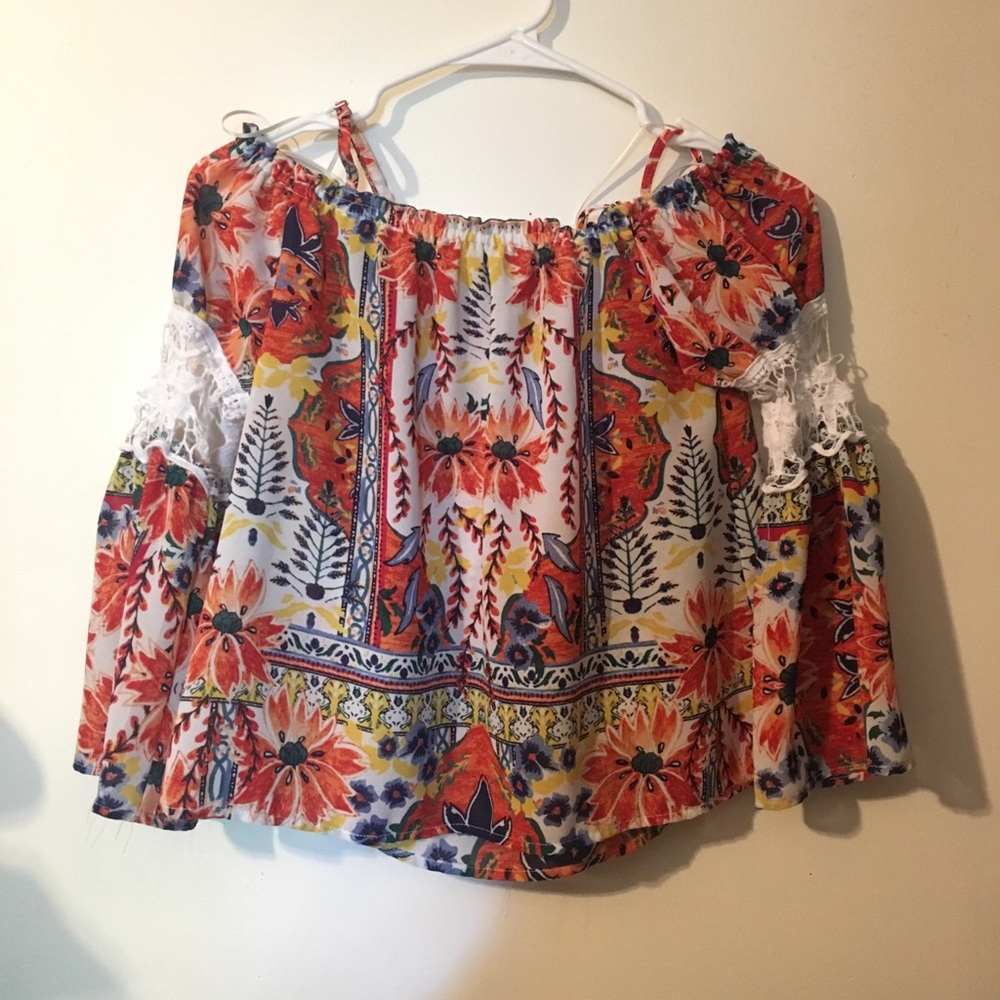 Off shoulder long sleeve